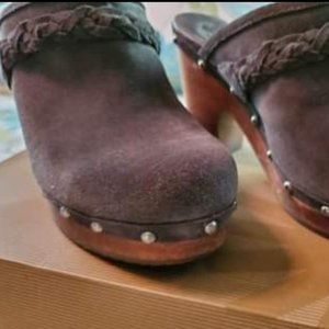 Ugg Australian Suede Kaylee Clogs Size 9 - image 1